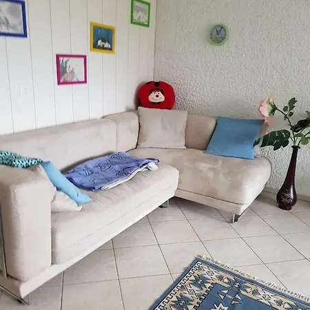 2,5 Zimmerwohnung Clabina 12 公寓 *